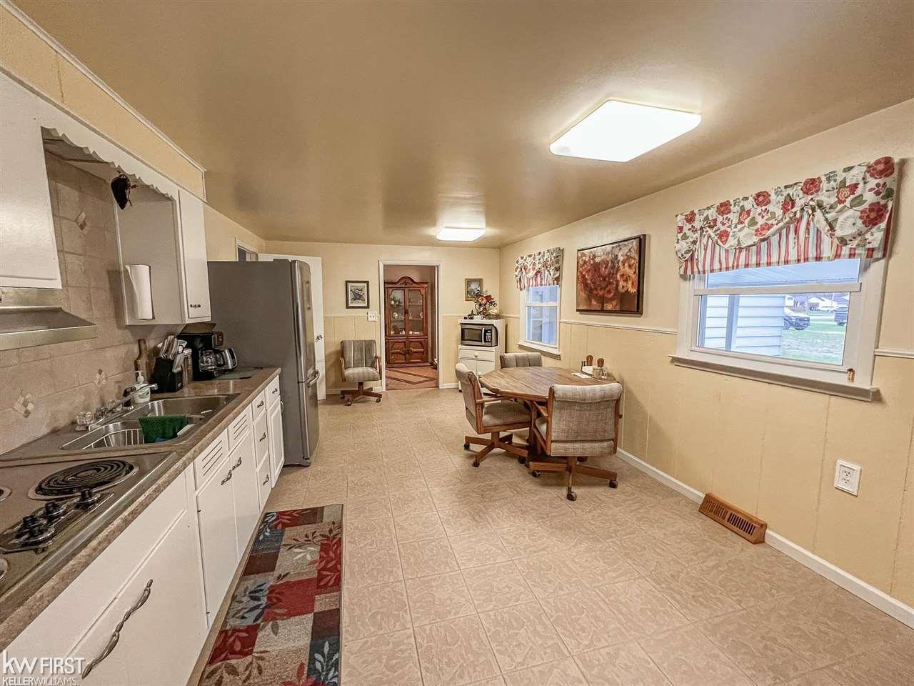 6265 North Belsay Road Flint, MI 48506 - Photo 9 of 50 50071917-8.JPG