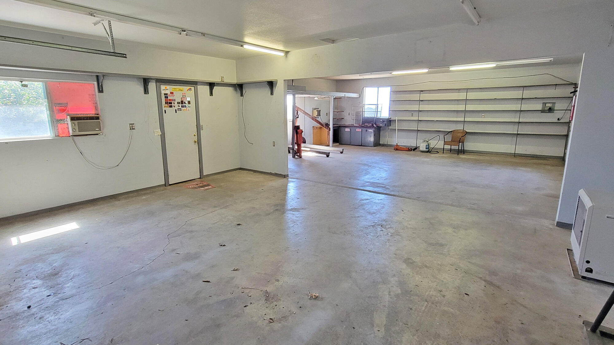 15723 Highland Point Way Redding, CA 96001 - Photo 35 of 40 shop-interior1