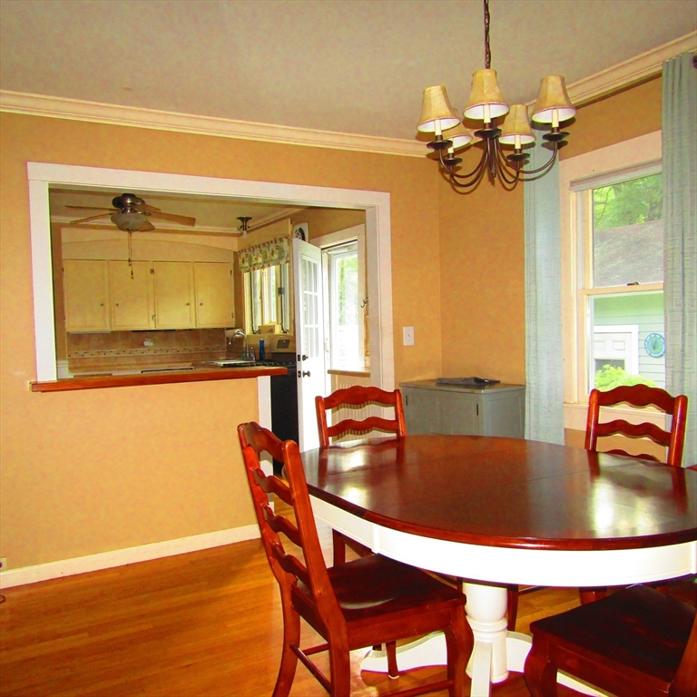 465 Spring Street Northampton, MA 01053 - Photo 8 of 30