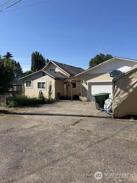 3003 Pine Street Longview, WA 98632 - Photo 2 of 17