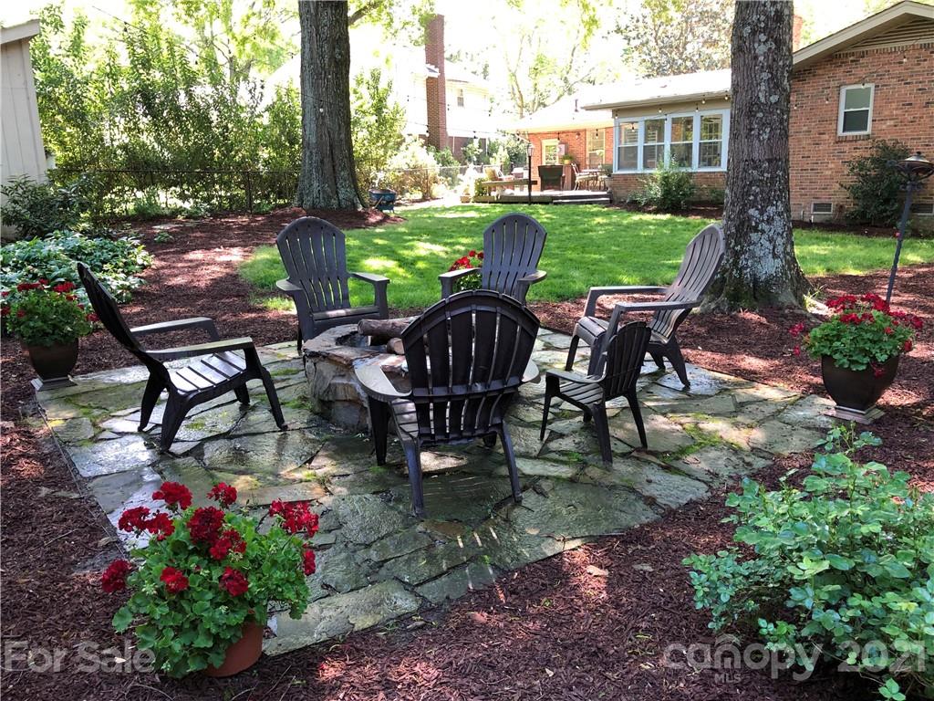 3523 Round Oak Road, Unit 13 Charlotte, NC 28210 - Photo 2 of 40 Gallery Image 2