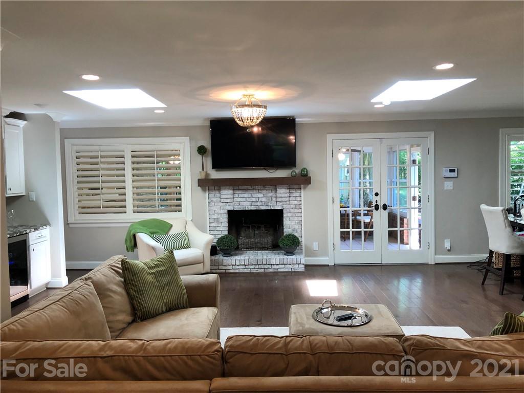 3523 Round Oak Road, Unit 13 Charlotte, NC 28210 - Photo 13 of 40 Gallery Image 13