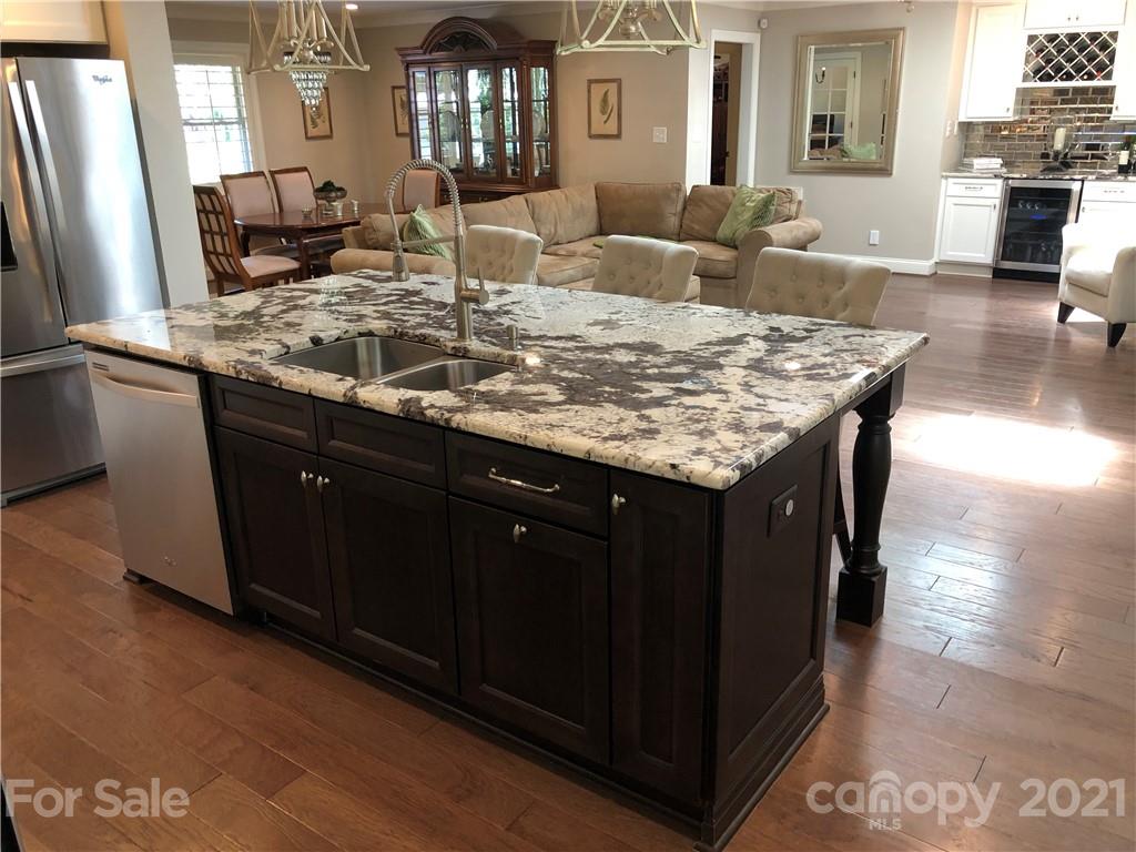3523 Round Oak Road, Unit 13 Charlotte, NC 28210 - Photo 15 of 40 Gallery Image 15