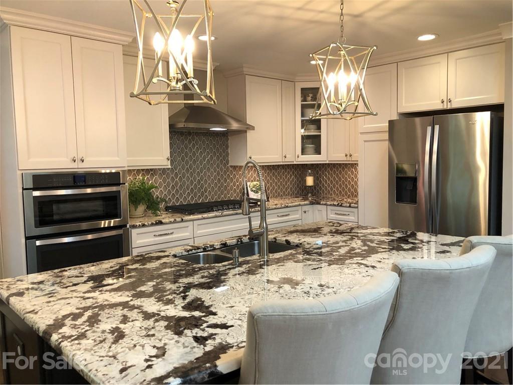 3523 Round Oak Road, Unit 13 Charlotte, NC 28210 - Photo 16 of 40 Gallery Image 16