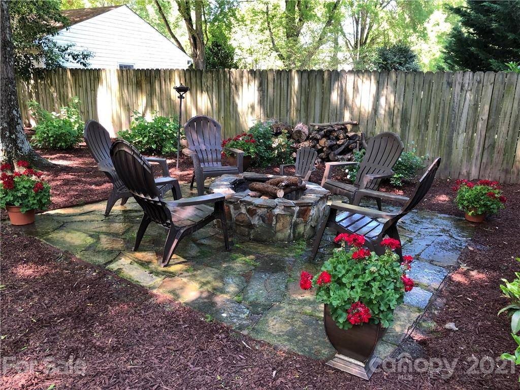 3523 Round Oak Road, Unit 13 Charlotte, NC 28210 - Photo 38 of 40 Gallery Image 38