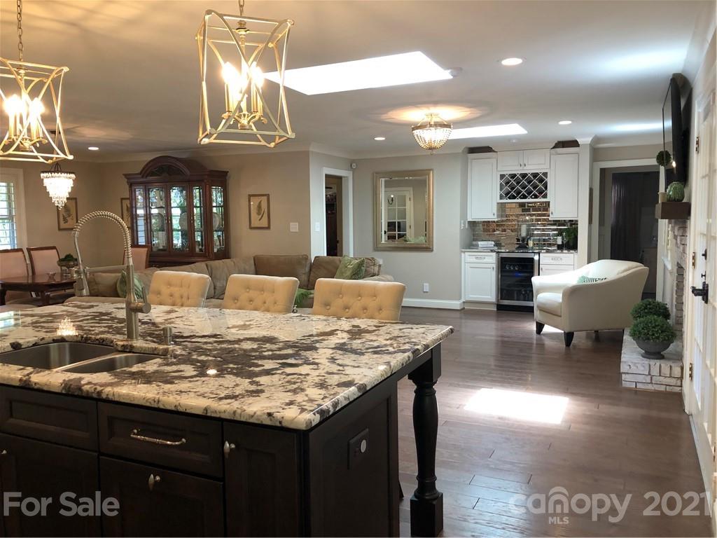 3523 Round Oak Road, Unit 13 Charlotte, NC 28210 - Photo 8 of 40 Gallery Image 8