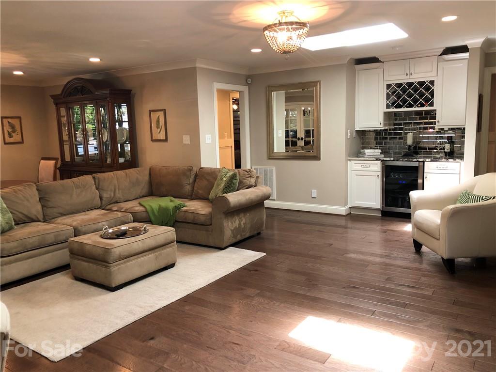 3523 Round Oak Road, Unit 13 Charlotte, NC 28210 - Photo 9 of 40 Gallery Image 9