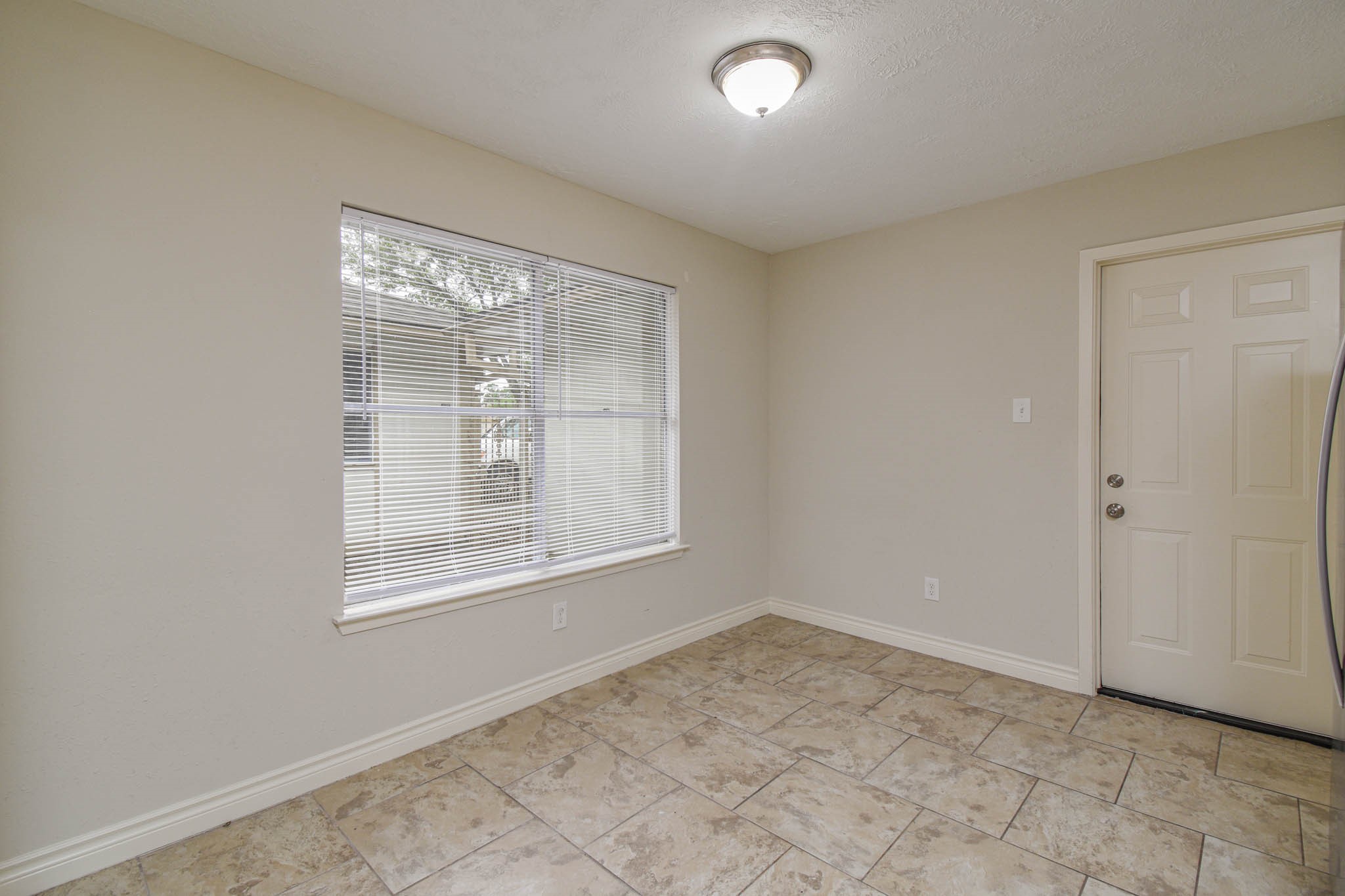 4922 Bridgemont Lane Spring, TX 77388 - Photo 10 of 24