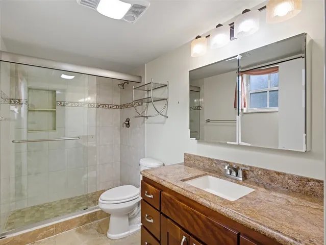 $2,200 | 7556 Stirling Road, Unit 124, Hollywood, FL 33024