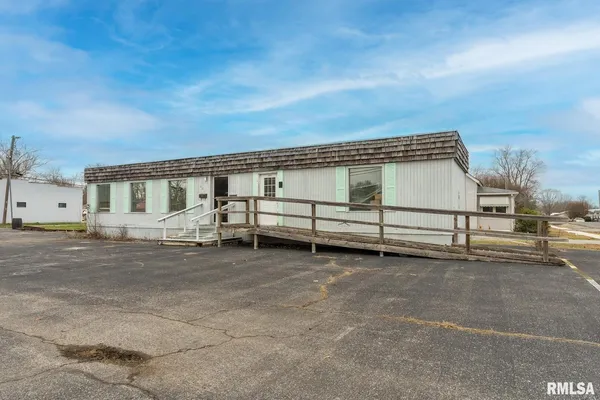 $155,000 | 401 South Logan Street, West Frankfort, IL 62896