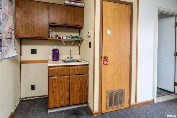 $155,000 | 401 South Logan Street, West Frankfort, IL 62896