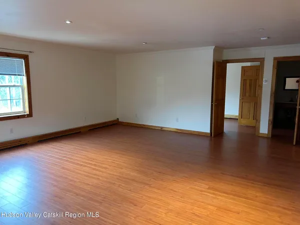 $1,450 | 605 Highway 295, Unit 2W, Old Chatham, NY 12136