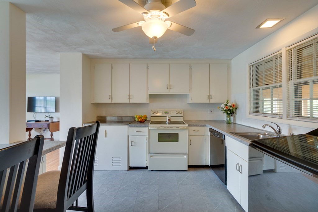 55 Ruthellen Road Bellingham, MA 02019 - Photo 8 of 20 Gallery Image 8