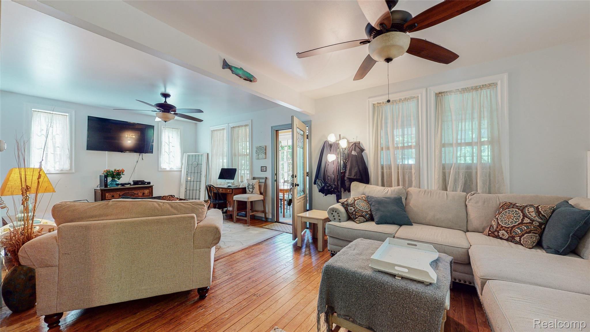 4000 Pointe Tremble Road Algonac, MI 48001 - Photo 23 of 54 Living Room (3).jpg