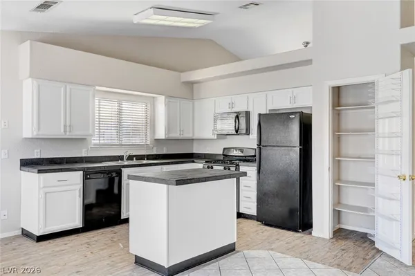 $1,895 | 5032 Drummond Road, Las Vegas, NV 89130