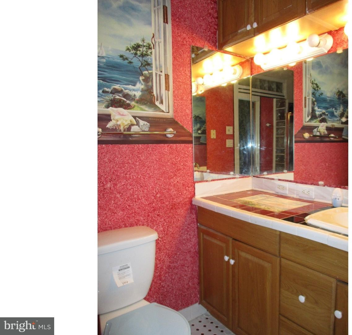 470 Dresher Road, Unit B1 Horsham, PA 19044 - Photo 12 of 17 Bathroom