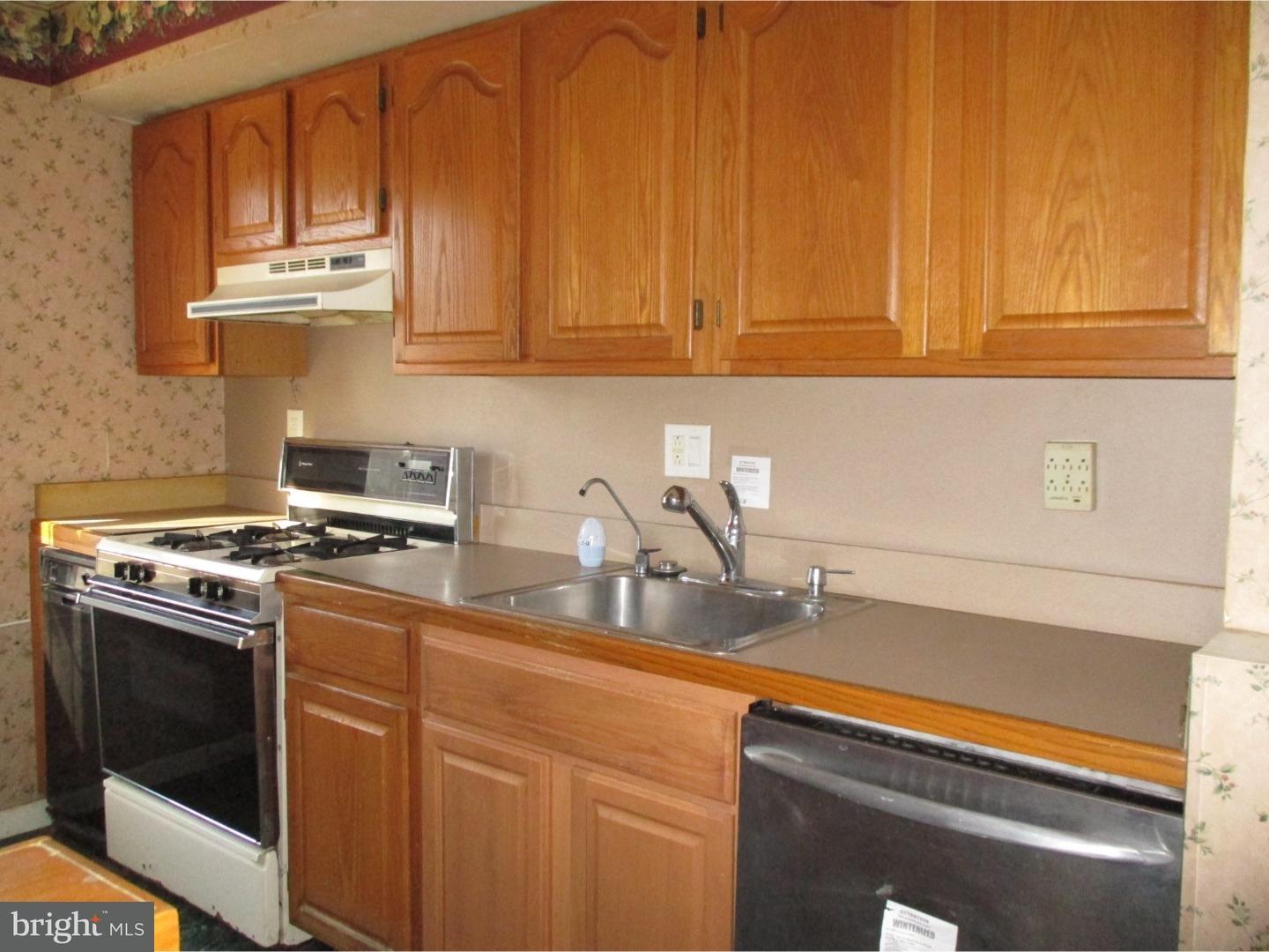 470 Dresher Road, Unit B1 Horsham, PA 19044 - Photo 5 of 17 Kitchen