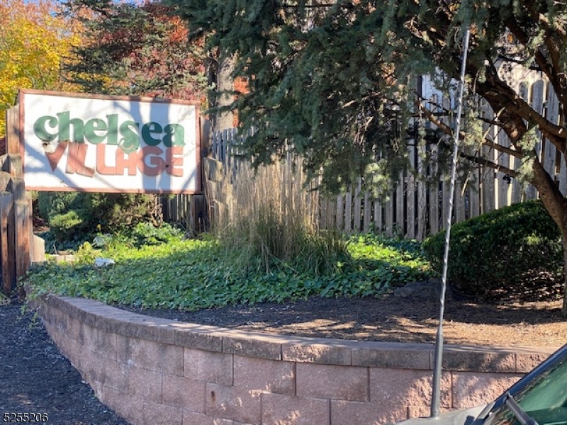 18 Chelsea Way, Bridgewater, NJ 08807 Compass