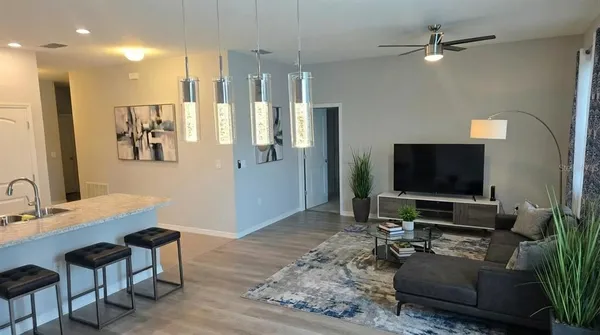 $2,300 | 11505 Southern Creek Drive, Gibsonton, FL 33534