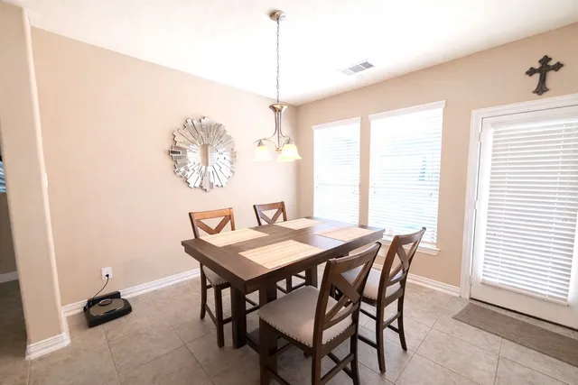 $2,600 | 111 Meadow Ridge Way, Clute, TX 77531