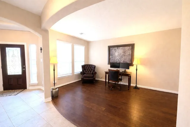 $2,600 | 111 Meadow Ridge Way, Clute, TX 77531