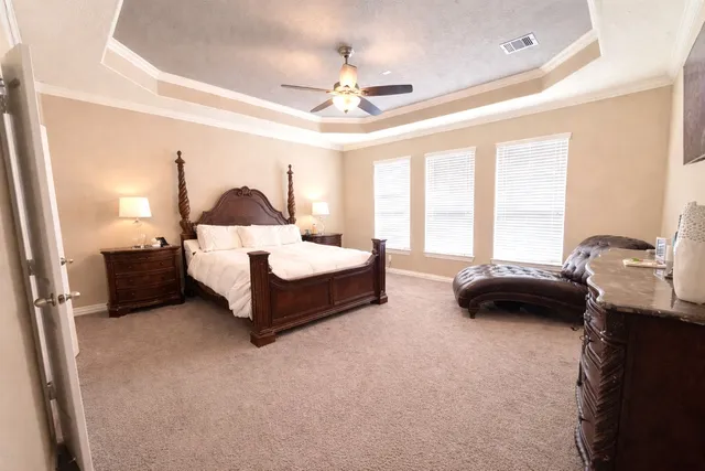 $2,600 | 111 Meadow Ridge Way, Clute, TX 77531