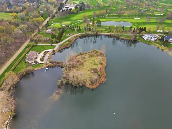 $1,999,000 | 52451 Caddy Lane, South Lyon, MI 48178