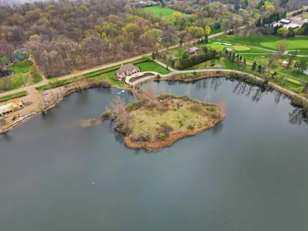 $1,999,000 | 52451 Caddy Lane, South Lyon, MI 48178
