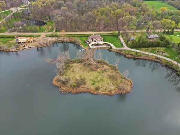 $1,999,000 | 52451 Caddy Lane, South Lyon, MI 48178