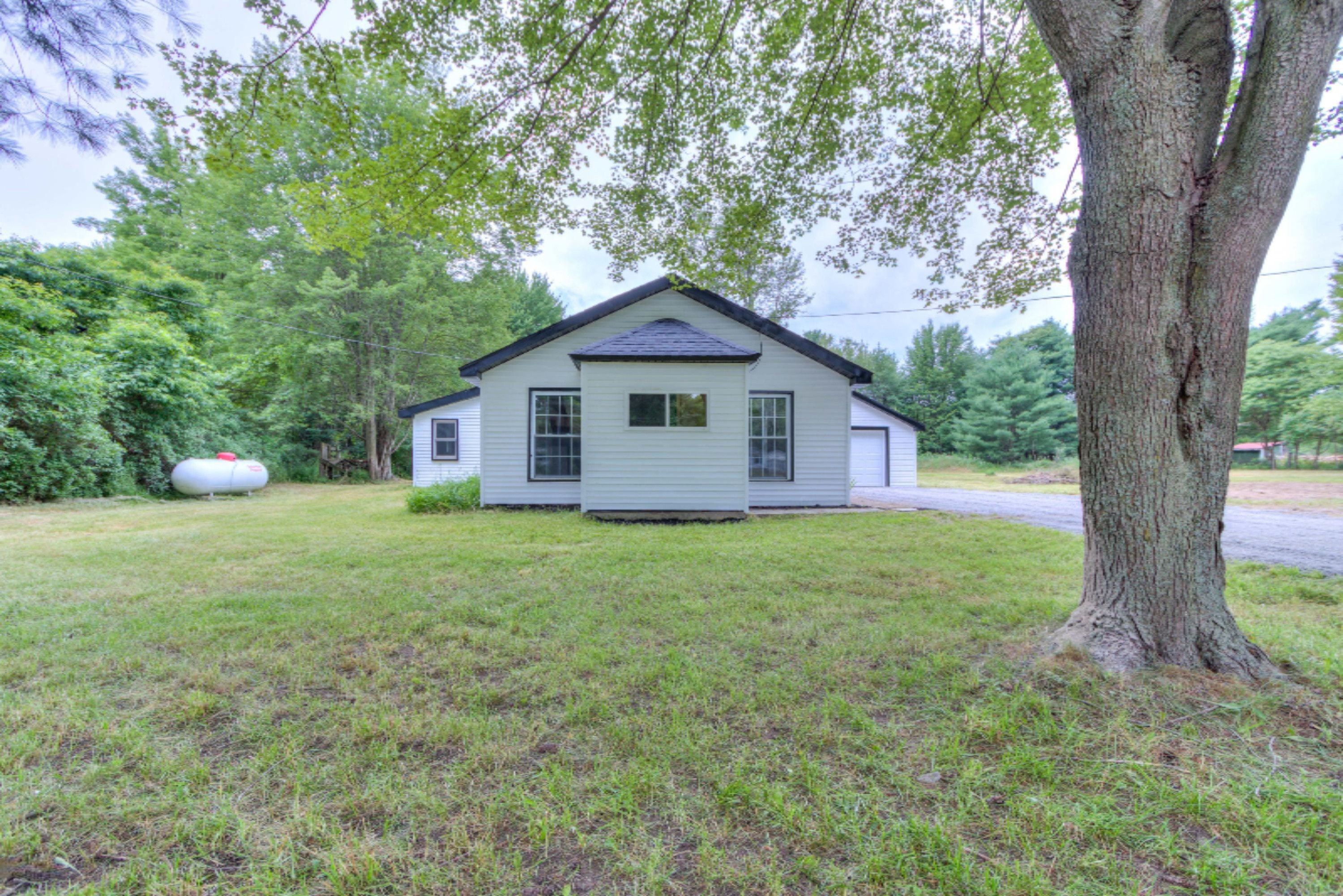 6701 Cline Road Fruitport, MI 49415 - Photo 4 of 63 6701 Cline (4 of 64)