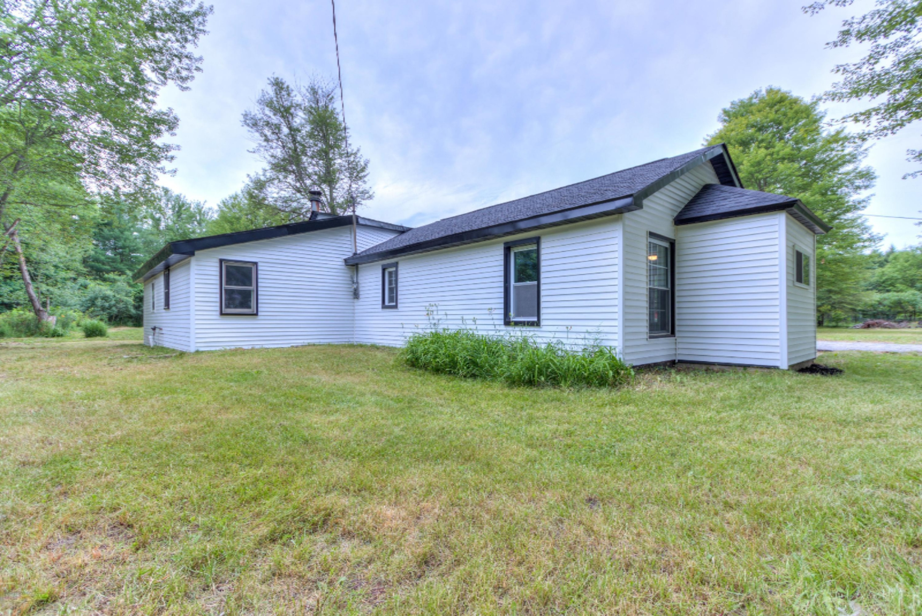6701 Cline Road Fruitport, MI 49415 - Photo 6 of 63 6701 Cline (6 of 64)