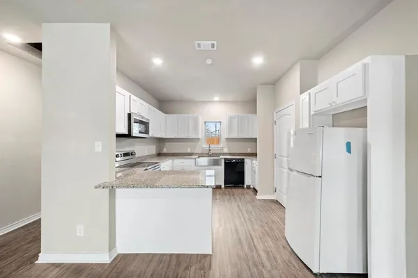 $1,650 | 2875 Conveyor Drive, Unit B, Burleson, TX 76028