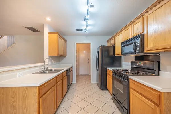 $1,825 | 15509 Miss Adrienne's Path, Pflugerville, TX 78660