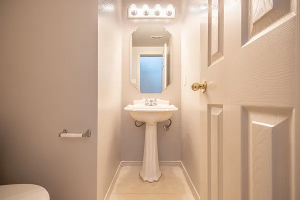 $1,825 | 15509 Miss Adrienne's Path, Pflugerville, TX 78660