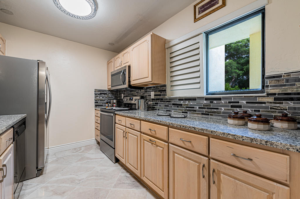 912 Southwest 9th St Circle, Unit 103 Boca Raton, FL 33486 - Photo 7 of 27 MSL_4578-HDR-Edit