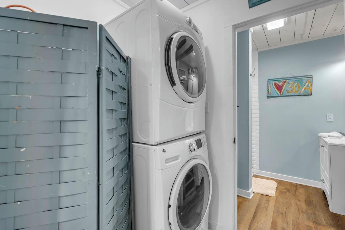 200 Highland Loop Kingsland, TX 78639 - Photo 16 of 23 a utility room with dryer and washer