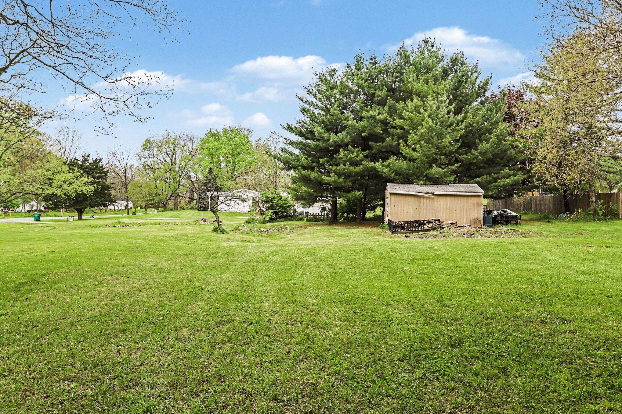 18-19 Elizabeth Drive Three Rivers, MI 49093 - Photo 16 of 24 002_file_2985