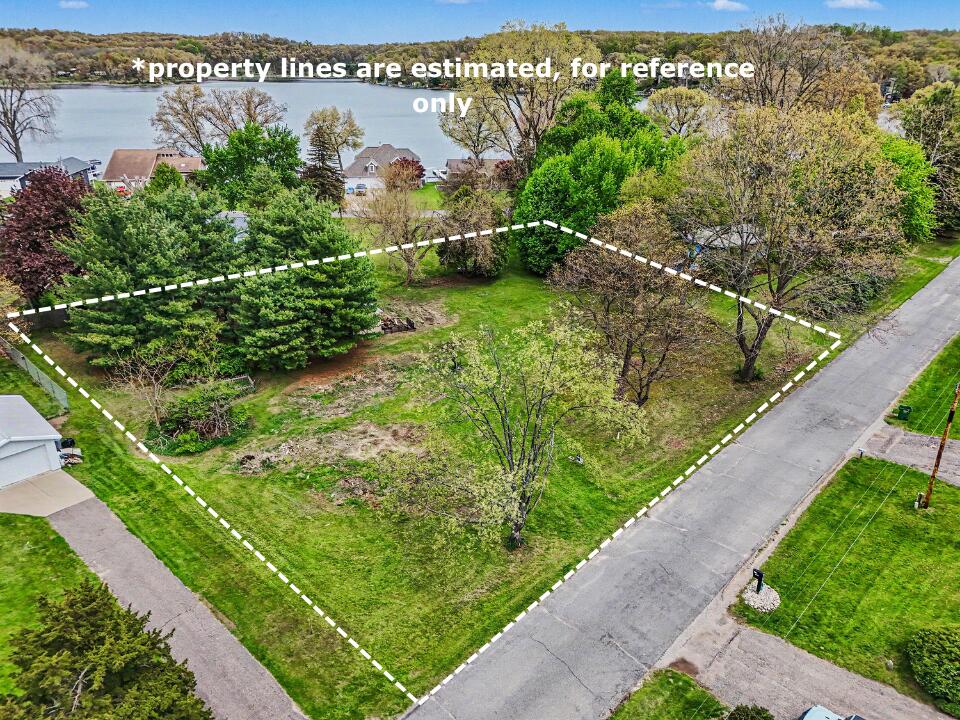 18-19 Elizabeth Drive Three Rivers, MI 49093 - Photo 4 of 24 6