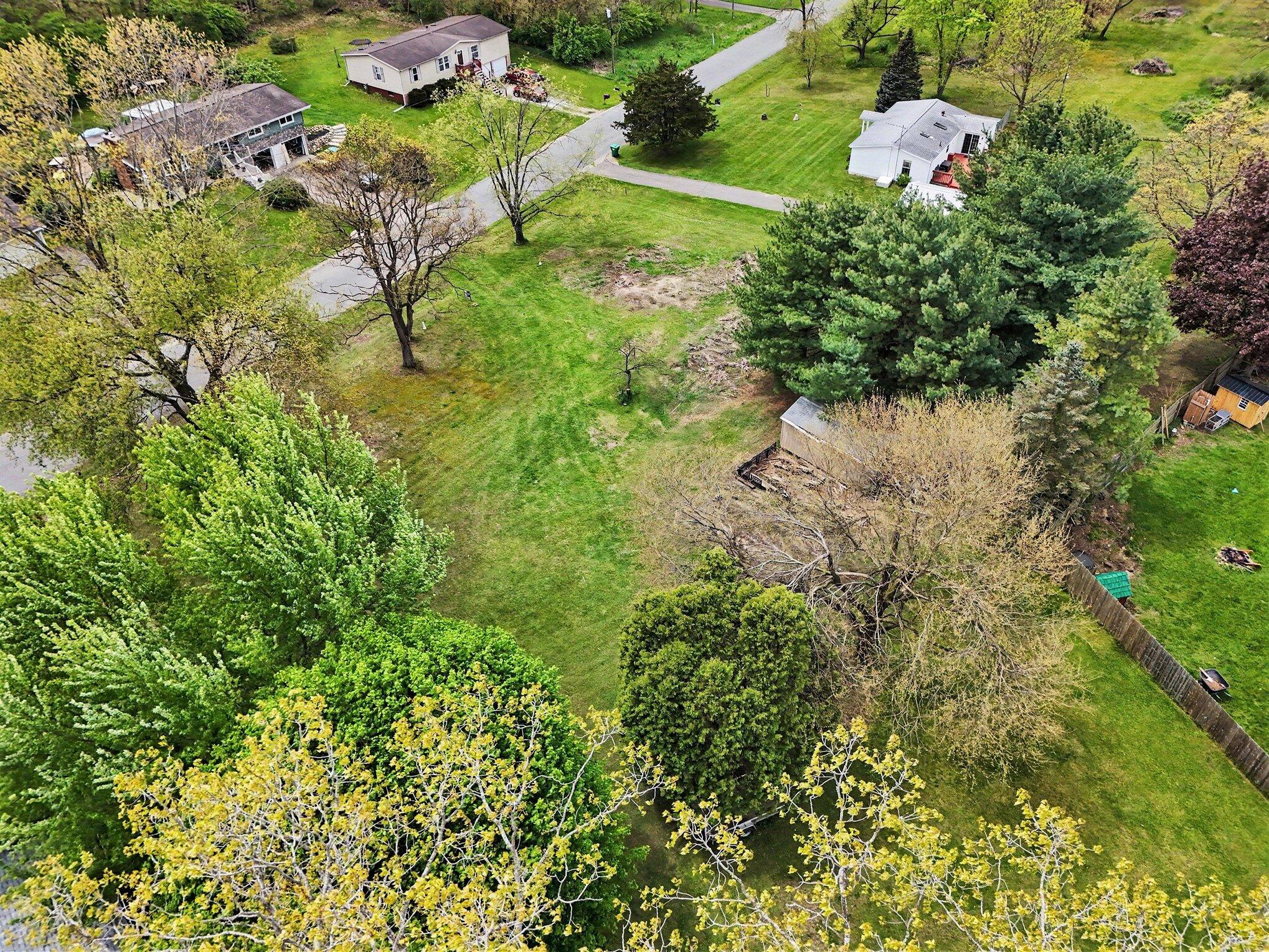 18-19 Elizabeth Drive Three Rivers, MI 49093 - Photo 9 of 24 012_file_2387