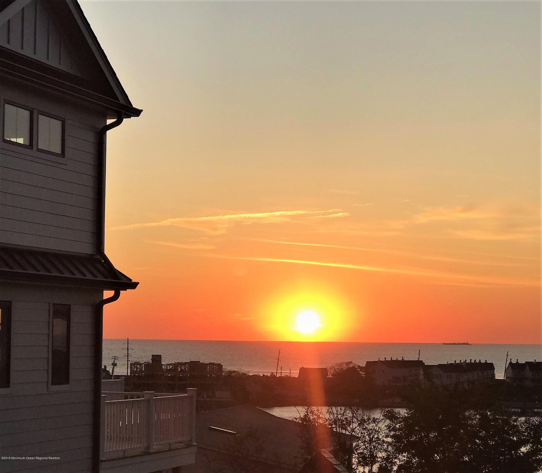 74 Portland Road Highlands, NJ 07732 - Photo 4 of 32 Sunrise