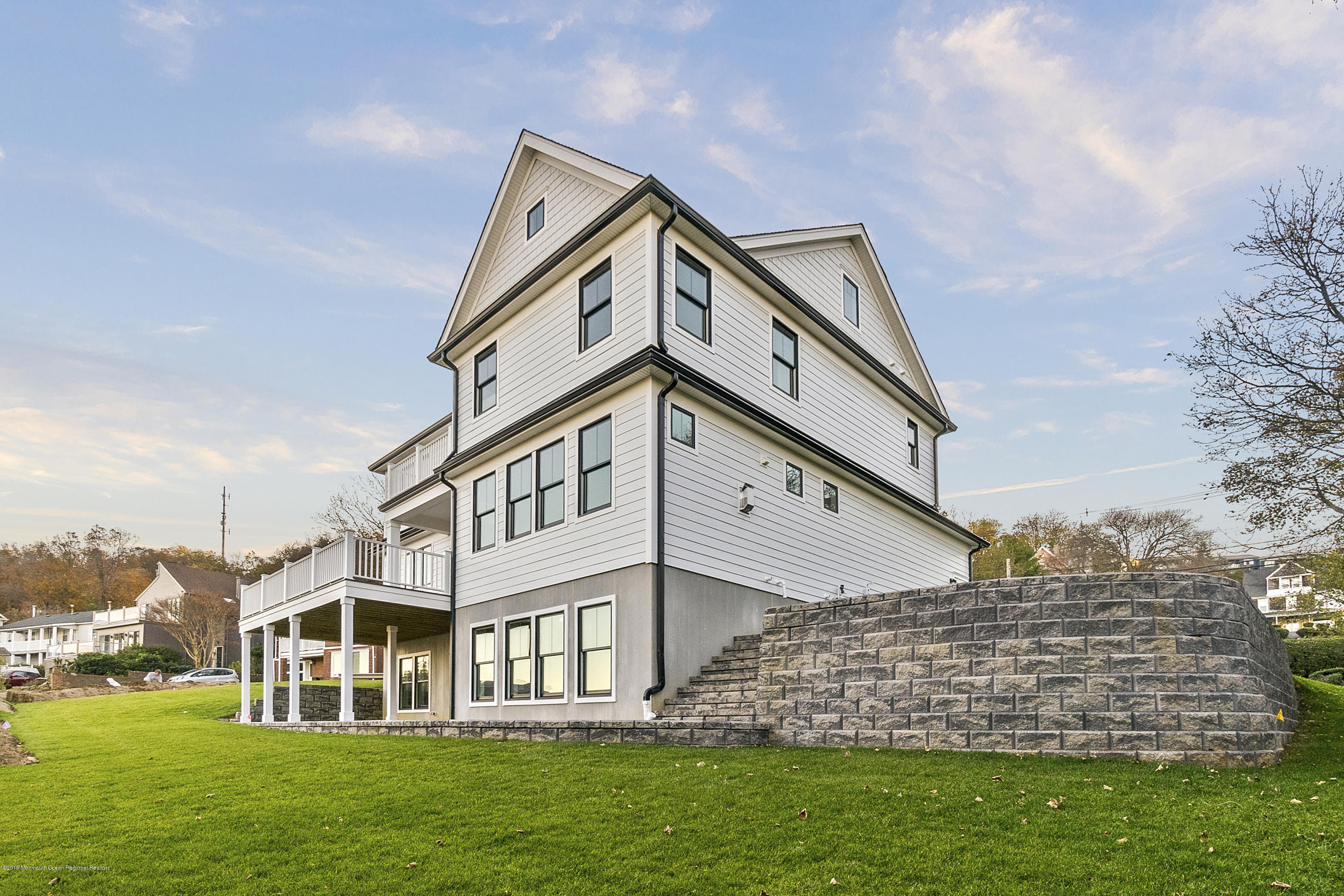 74 Portland Road Highlands, NJ 07732 - Photo 5 of 32 Back
