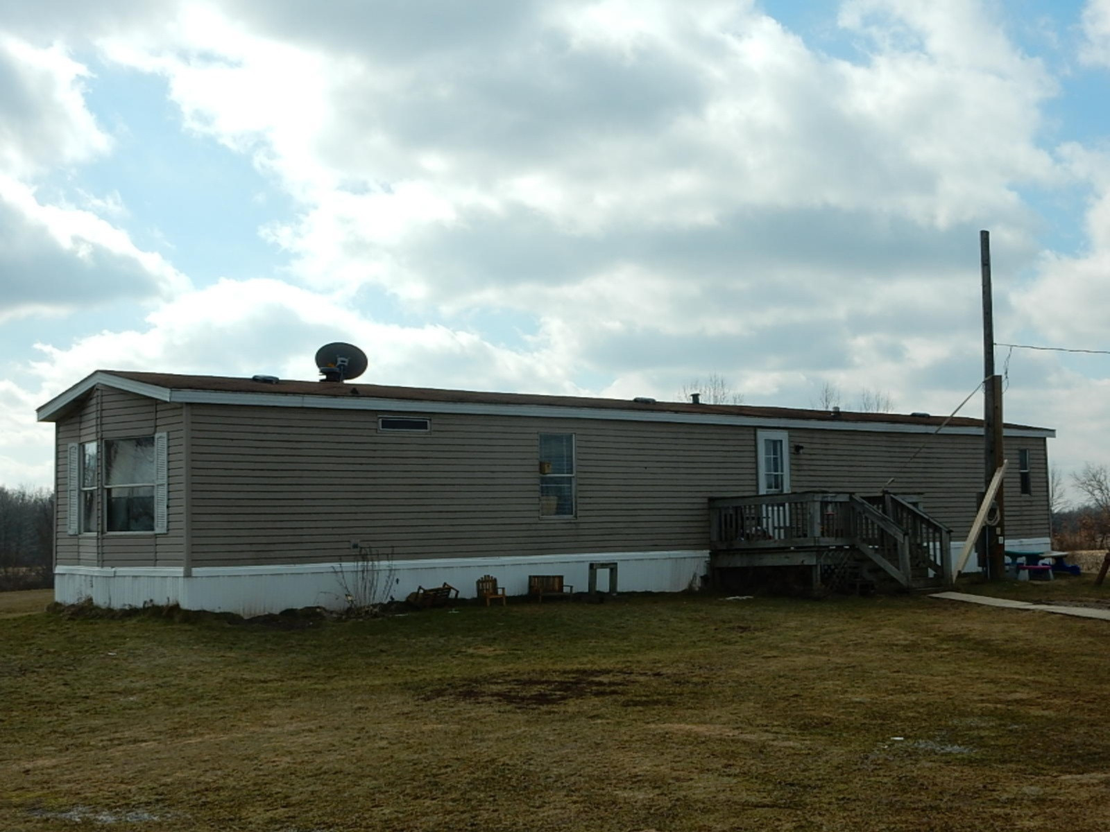 7640 Nickleplate Road Muir, MI 48860 - Photo 1 of 41 Front view