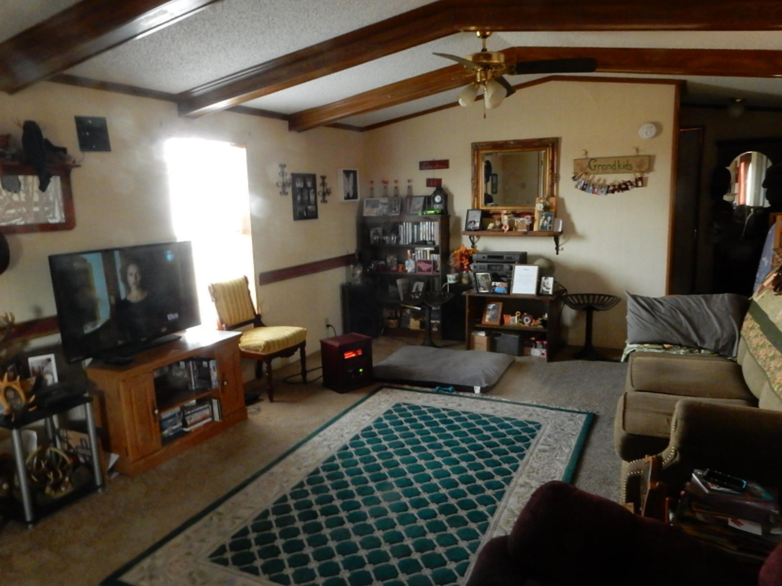7640 Nickleplate Road Muir, MI 48860 - Photo 17 of 41 Living room
