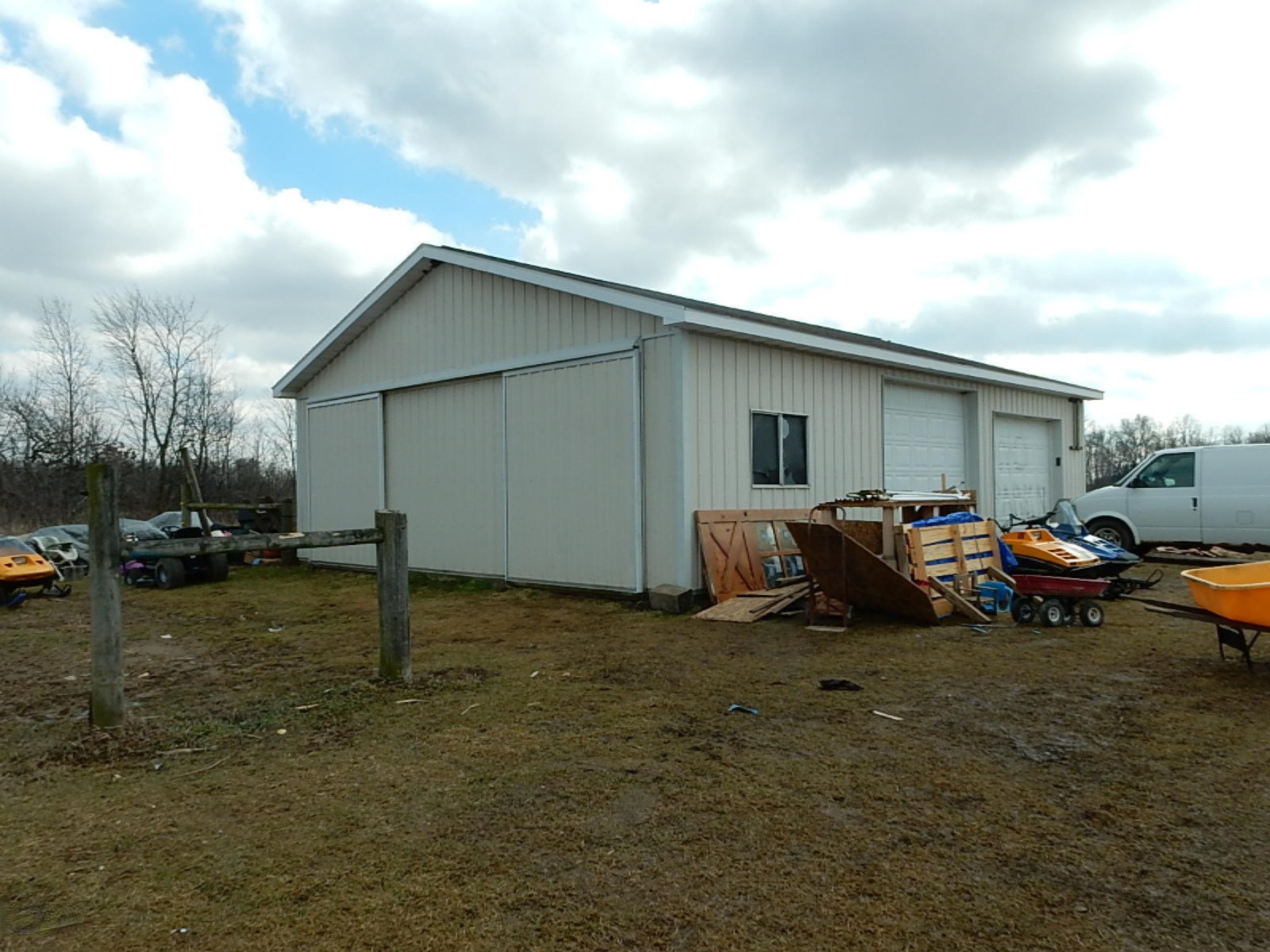 7640 Nickleplate Road Muir, MI 48860 - Photo 24 of 41 Pole Barn