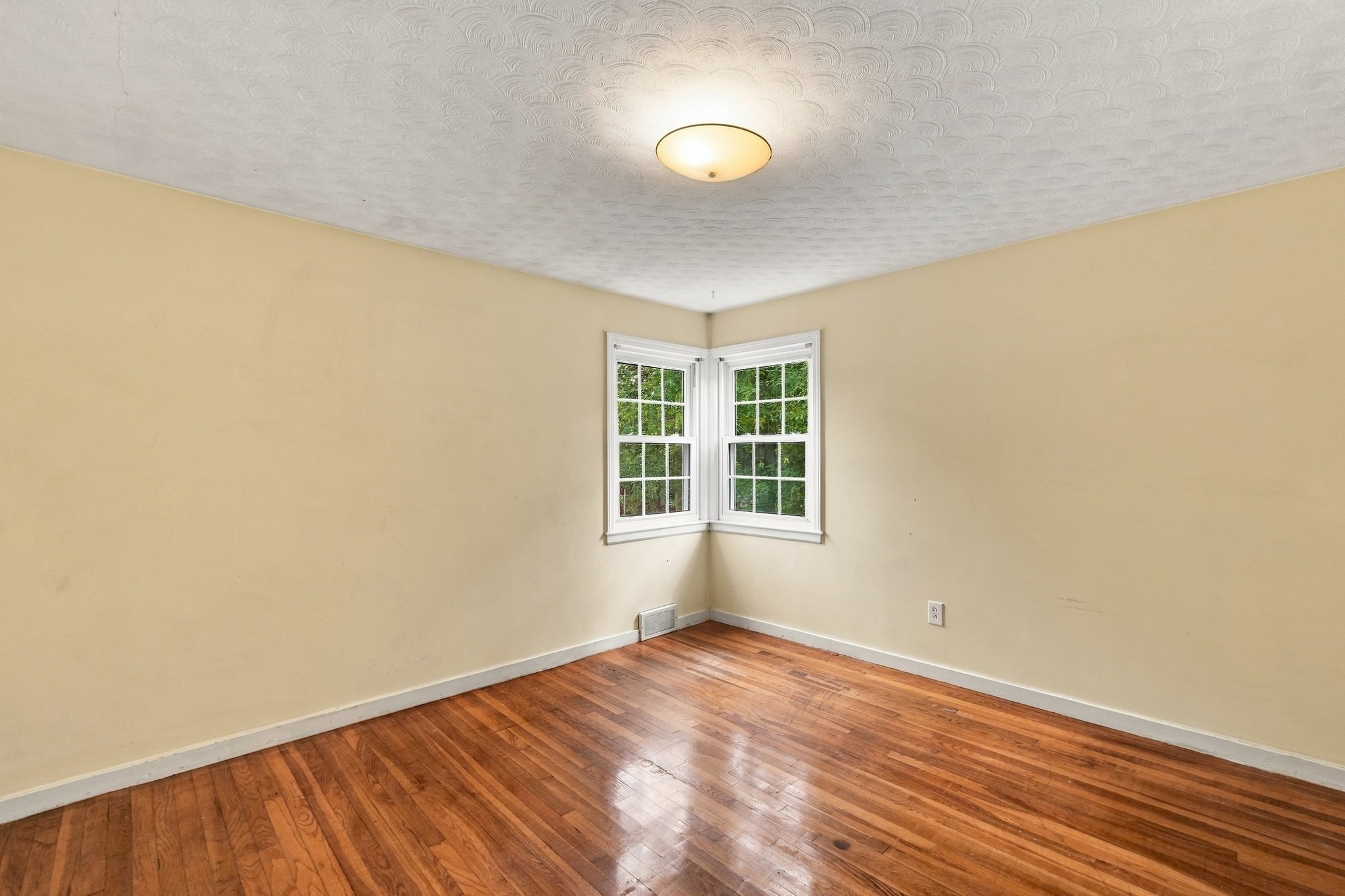 9 Spring Terrace Shrewsbury, MA 01545 - Photo 14 of 28 Gallery Image 14