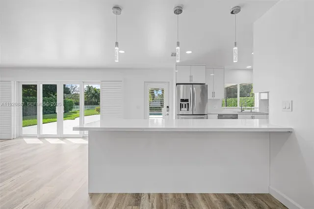 $6,700 | 14330 Southwest 16th Street, Davie, FL 33325