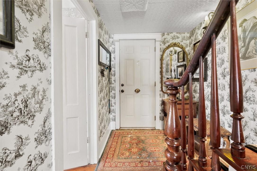 211 Center Street Manlius, NY 13066 - Photo 7 of 33