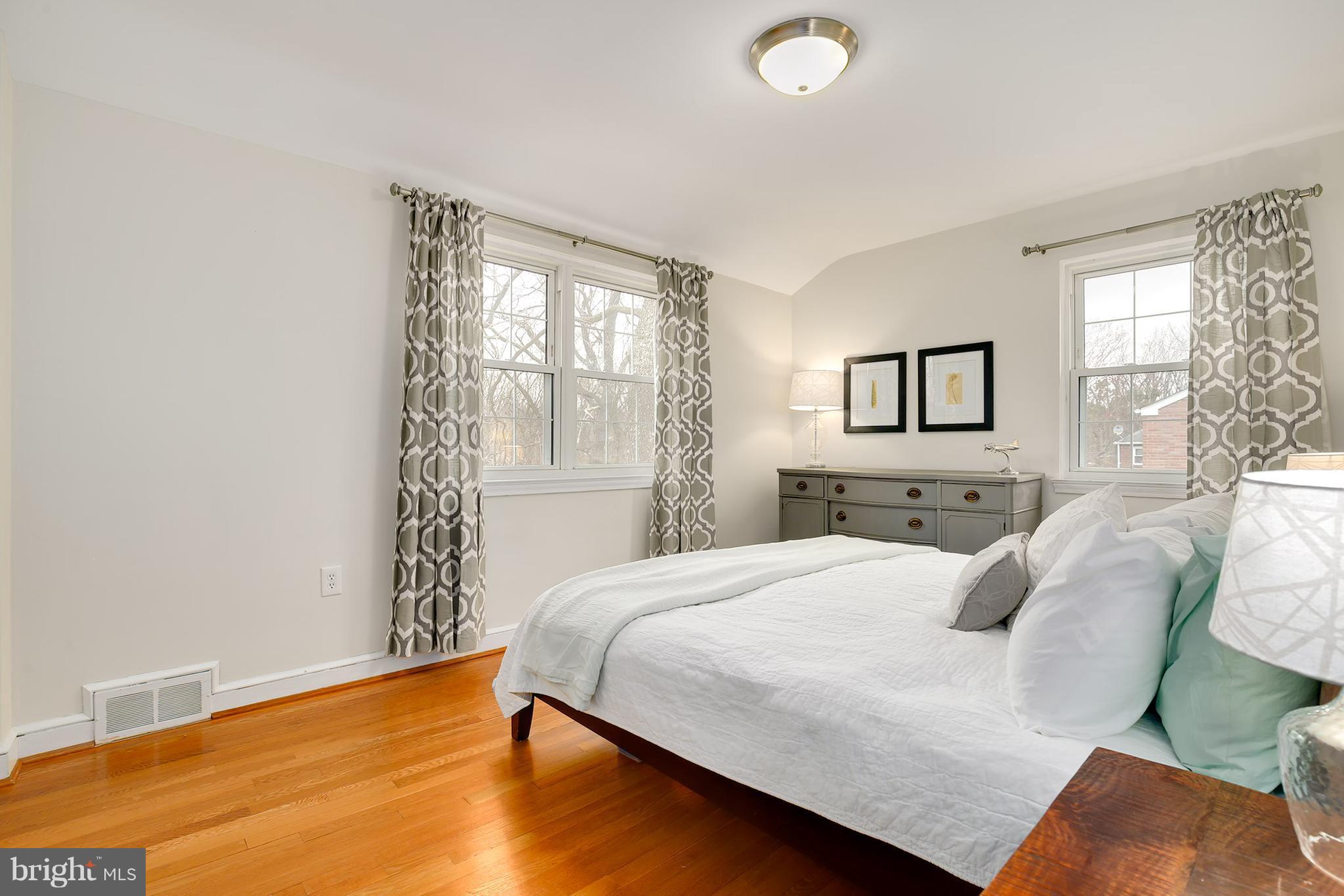 9624 Dilston Road Silver Spring, MD 20903 - Photo 22 of 30 Bedroom