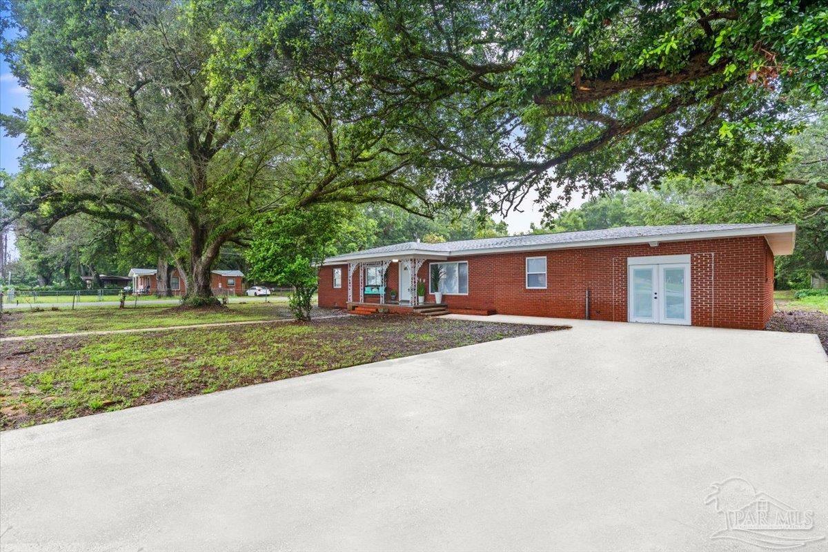 4840 West Spencer Field Road Pace, FL 32571 - Photo 2 of 34