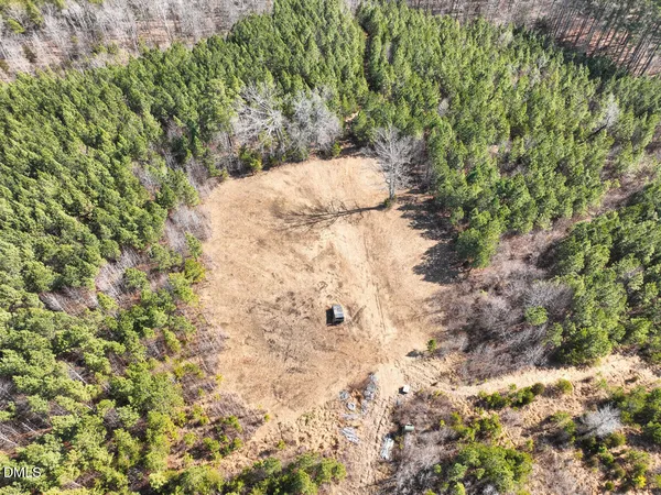 a view of a tennis court